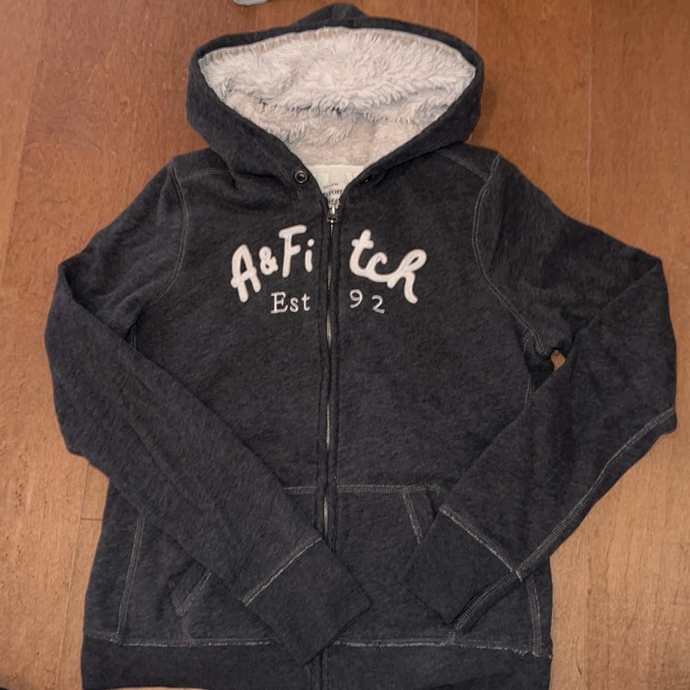 Ambercrombie and fitch vintage fully ligned sweater